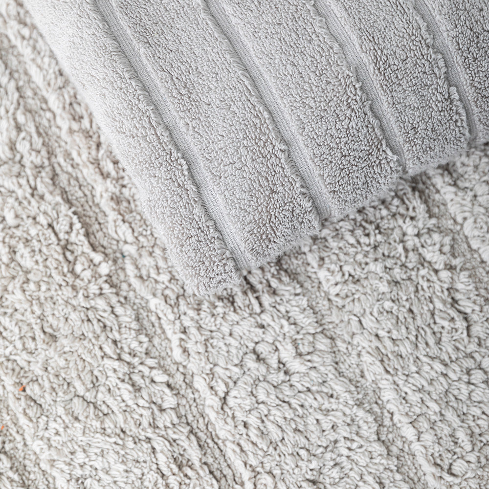 Cooper Plain Tufted Bath Mat - Silver