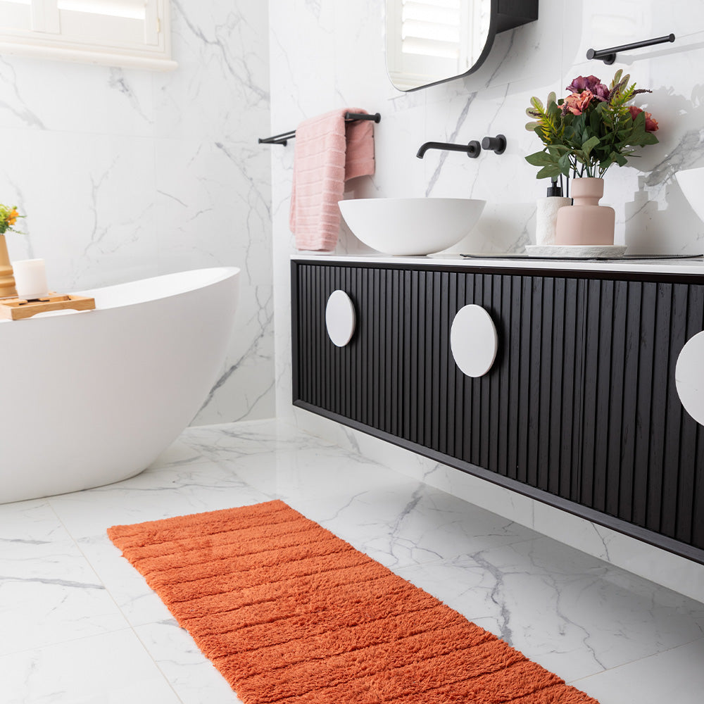 Cooper Plain Tufted Bath Runner - Rust