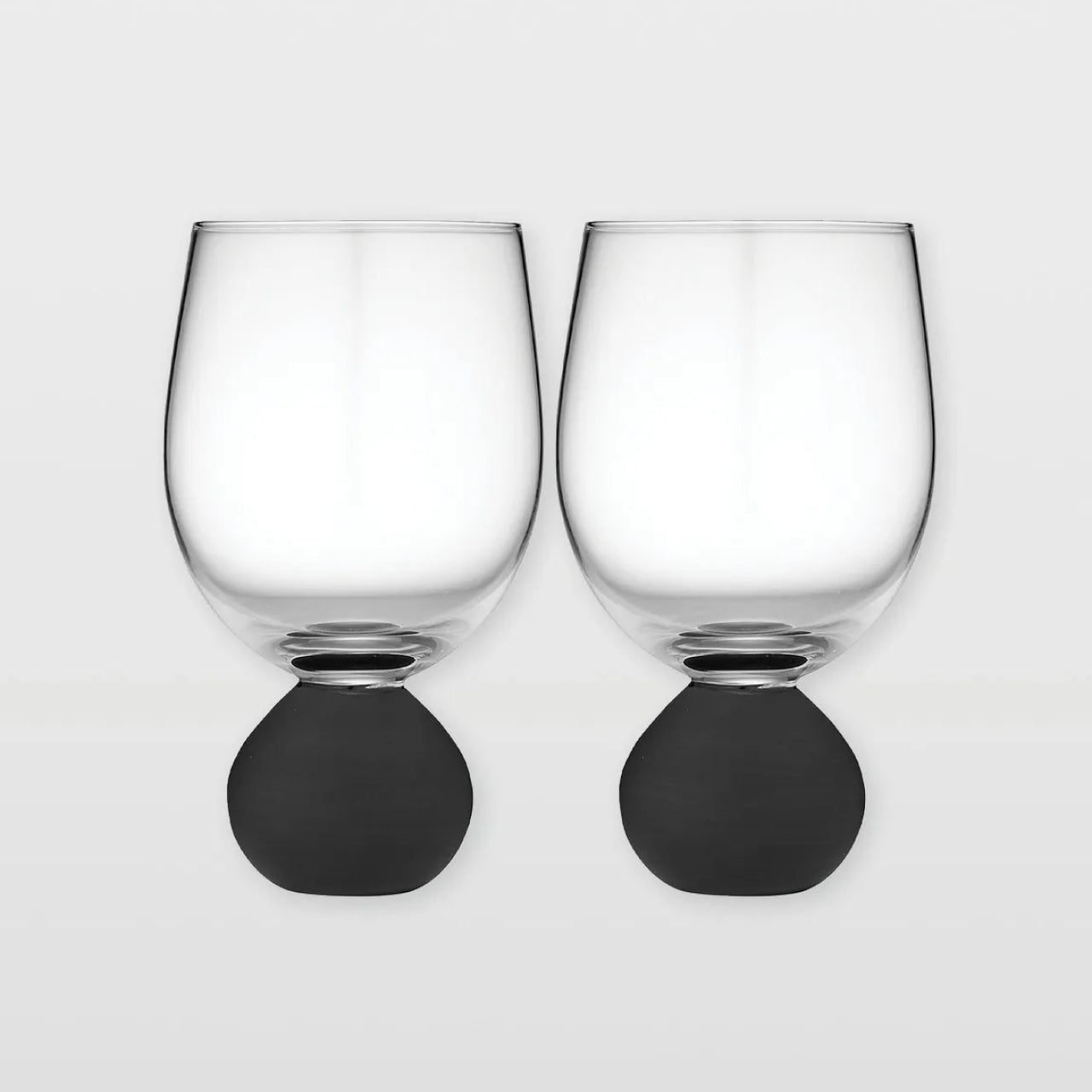 Astrid Wine Glass Black on a white background