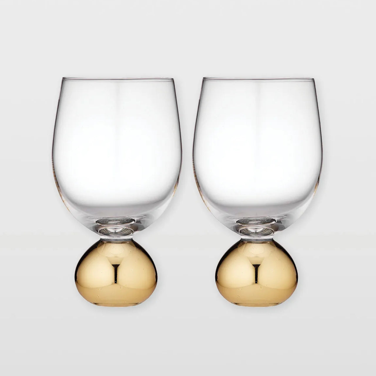 Astrid Wine Glass Gold on a white background