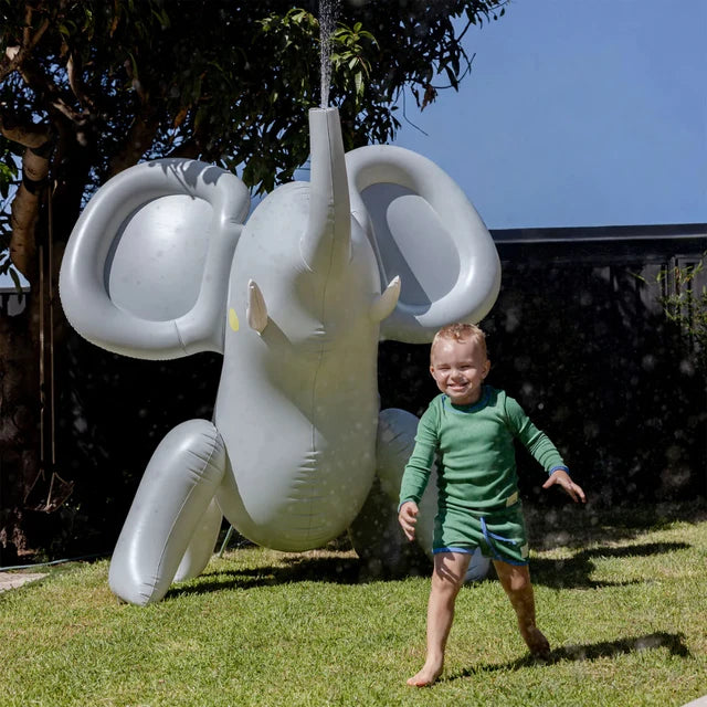 SUNNYLiFE Elephant Giant Sprinkler